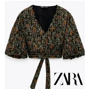 Zara Black Floral V-Neck Puff Sleeve Crop Top